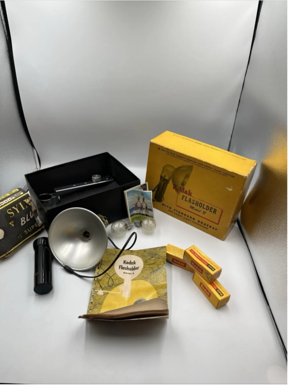 VINTAGE | Kodak Flasholder Model B Original Box Bulbs& extra parts NOT TESTED